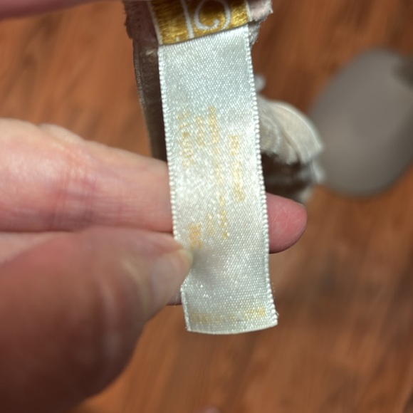 Vintage 70’s Oscar de la Renta Cream Lace Bra Full Coverage, 34C - Picture 7 of 9